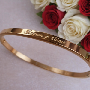 Bracelet jonc or rose gravé maman je t'aime, cadeau pour la fête des mères