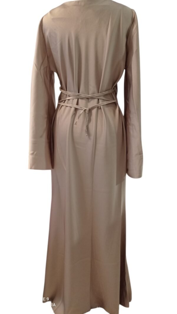 Robe longue satinée taupe, Robe de soirée manches longues évasées – Image 6