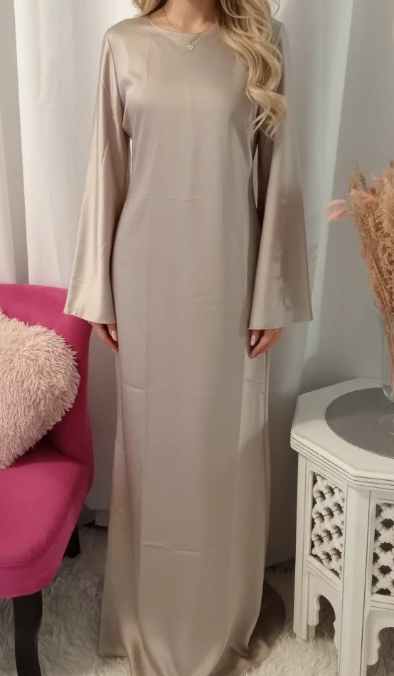 Robe longue satinée taupe, Robe de soirée manches longues évasées – Image 4
