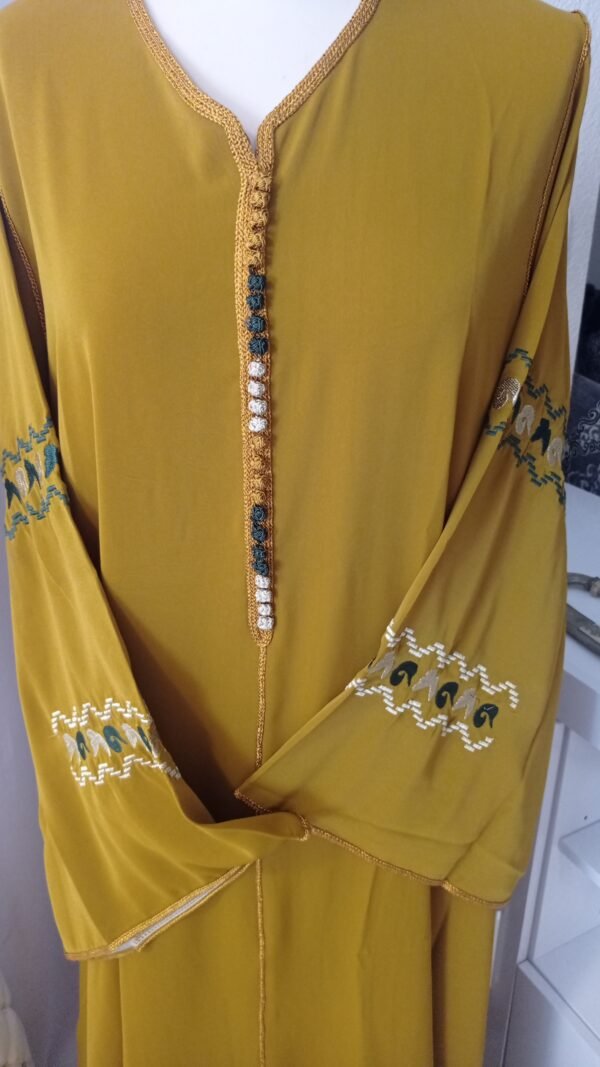 Caftan marocain Vert Olive,Robe longue en Crêpe de Soie – Image 4