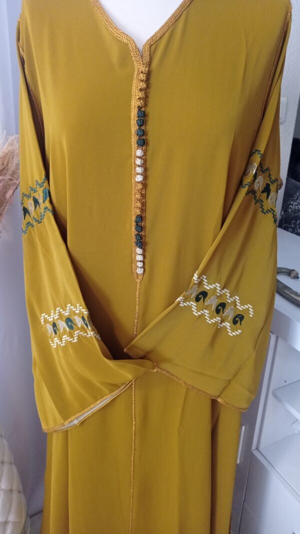 Caftan marocain Vert Olive,Robe longue en Crêpe de Soie – Image 3