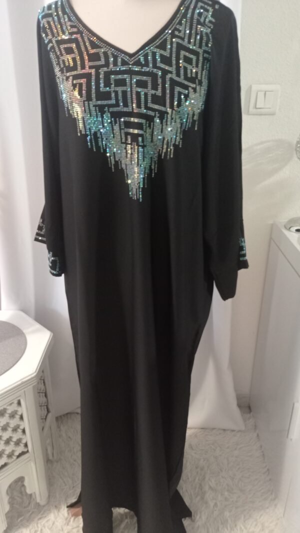 Gandoura marocaine en crêpe de soie ,Robe longue ornée de strass – Image 2