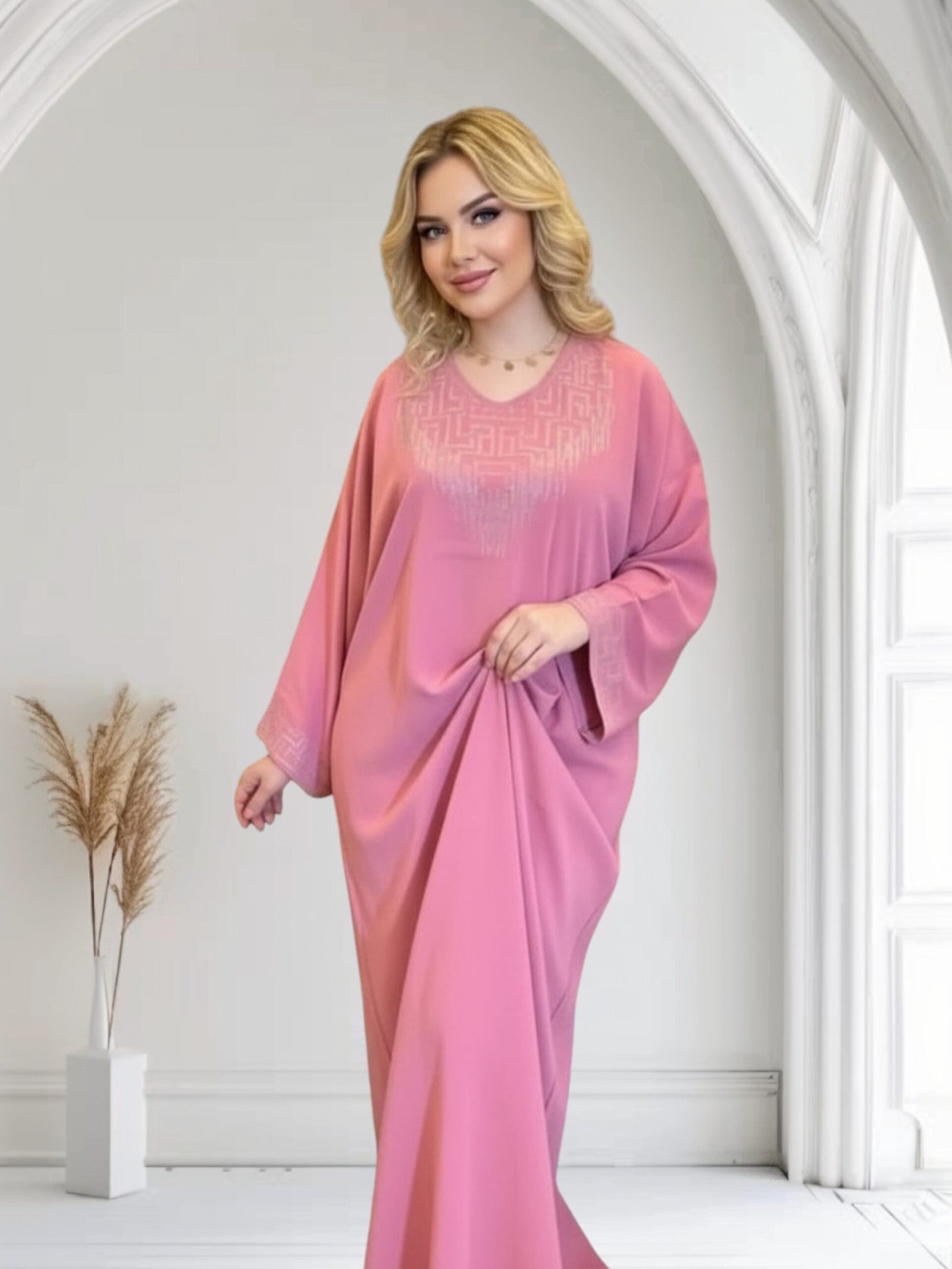 Gandoura marocaine en crêpe de soie ,Robe longue ornée de strass