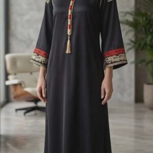 Gandoura marocaine Noire Style Caftan en Crêpe de Soie – Manches Brodées