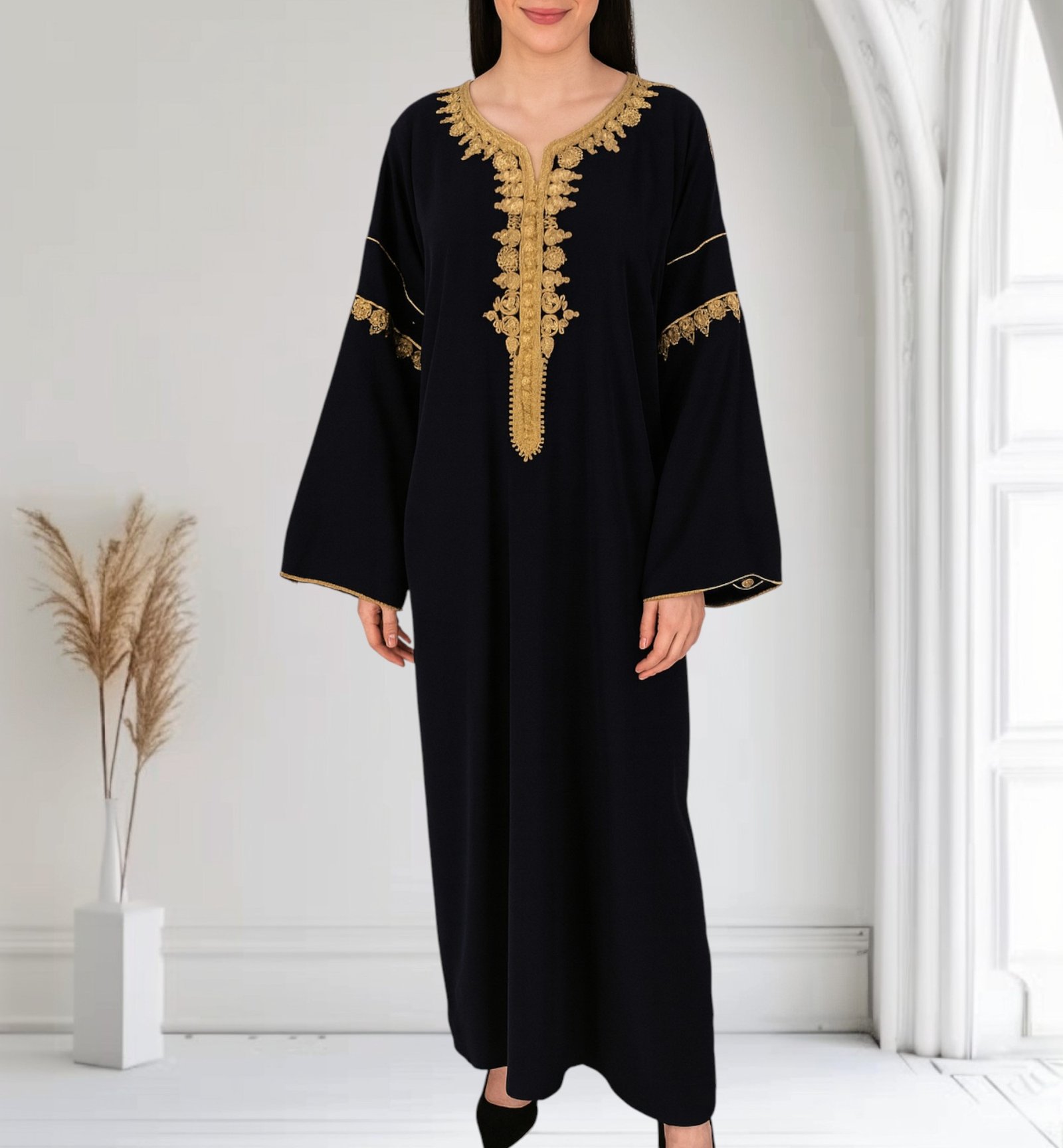 Gandoura marocaine, Caftan noir brodé en crêpe de soie