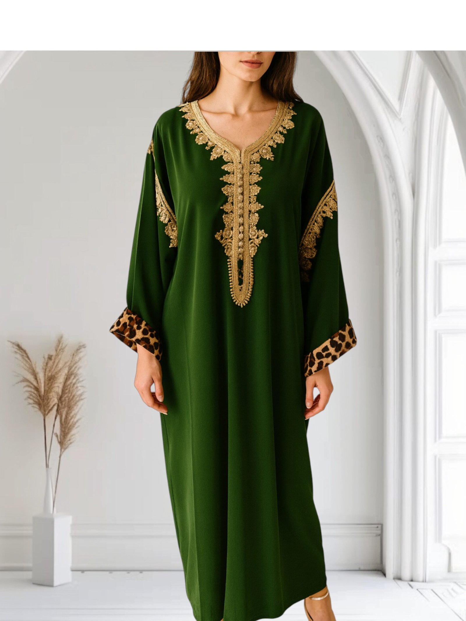 Gandoura marocaine, Caftan brodé en crêpe de soie